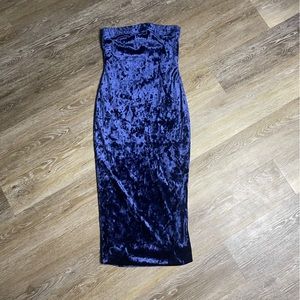 FASHION NOVA- Crushed velvet blue strapless dress